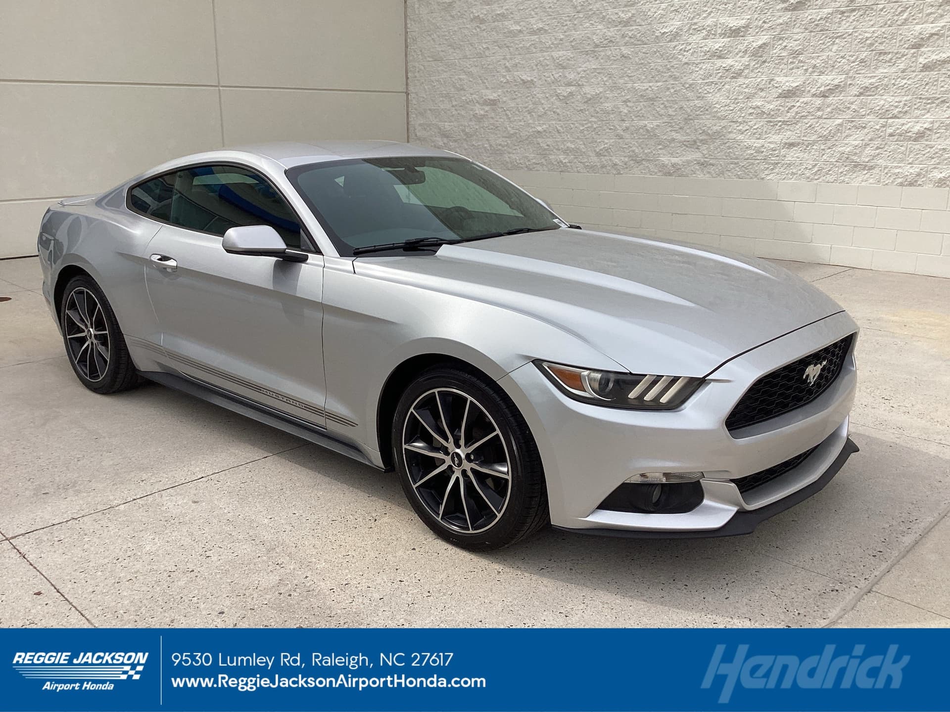 2017 Ford Mustang Base — photo 1 of 36