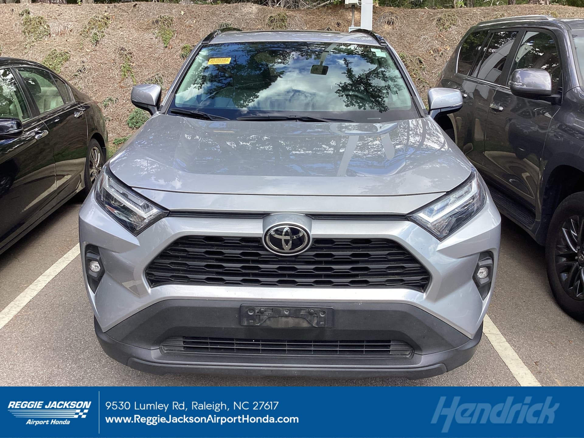 2022 Toyota RAV4 XLE Premium — photo 1 of 12