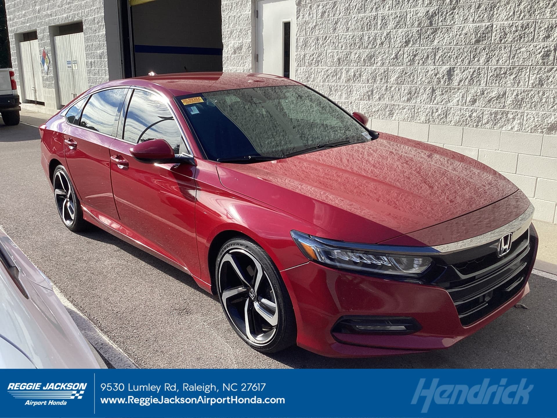 2019 Honda Accord Sedan Base — photo 1 of 12