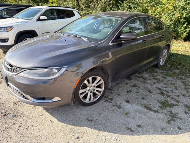 2015 Chrysler 200 Limited — photo 1 of 25
