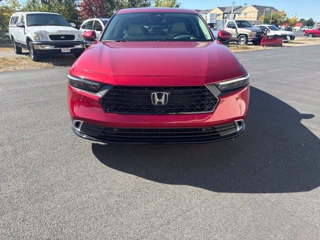 2025 Honda Accord Hybrid Touring — photo 1 of 15