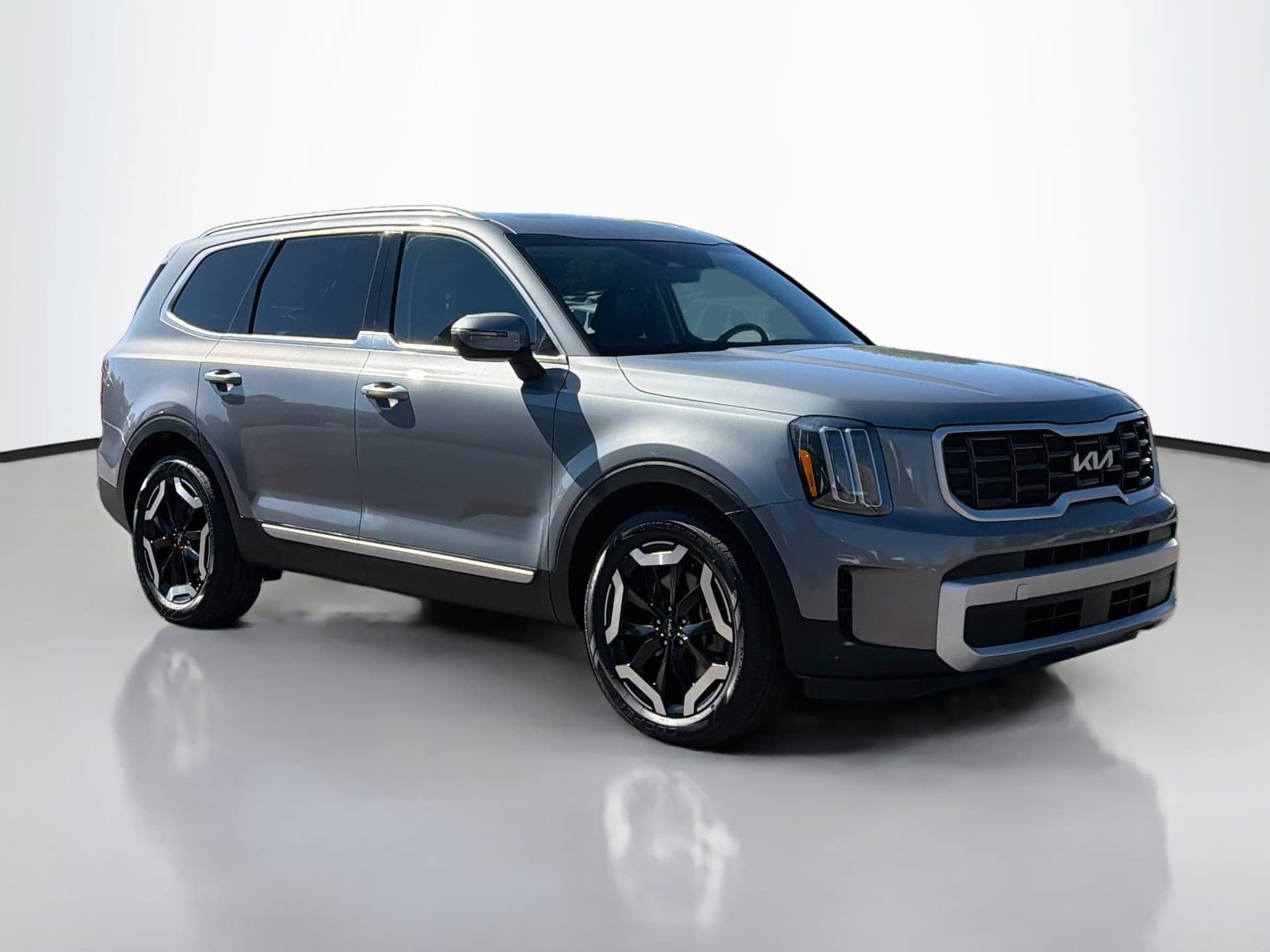 2025 Kia Telluride S — photo 1 of 39