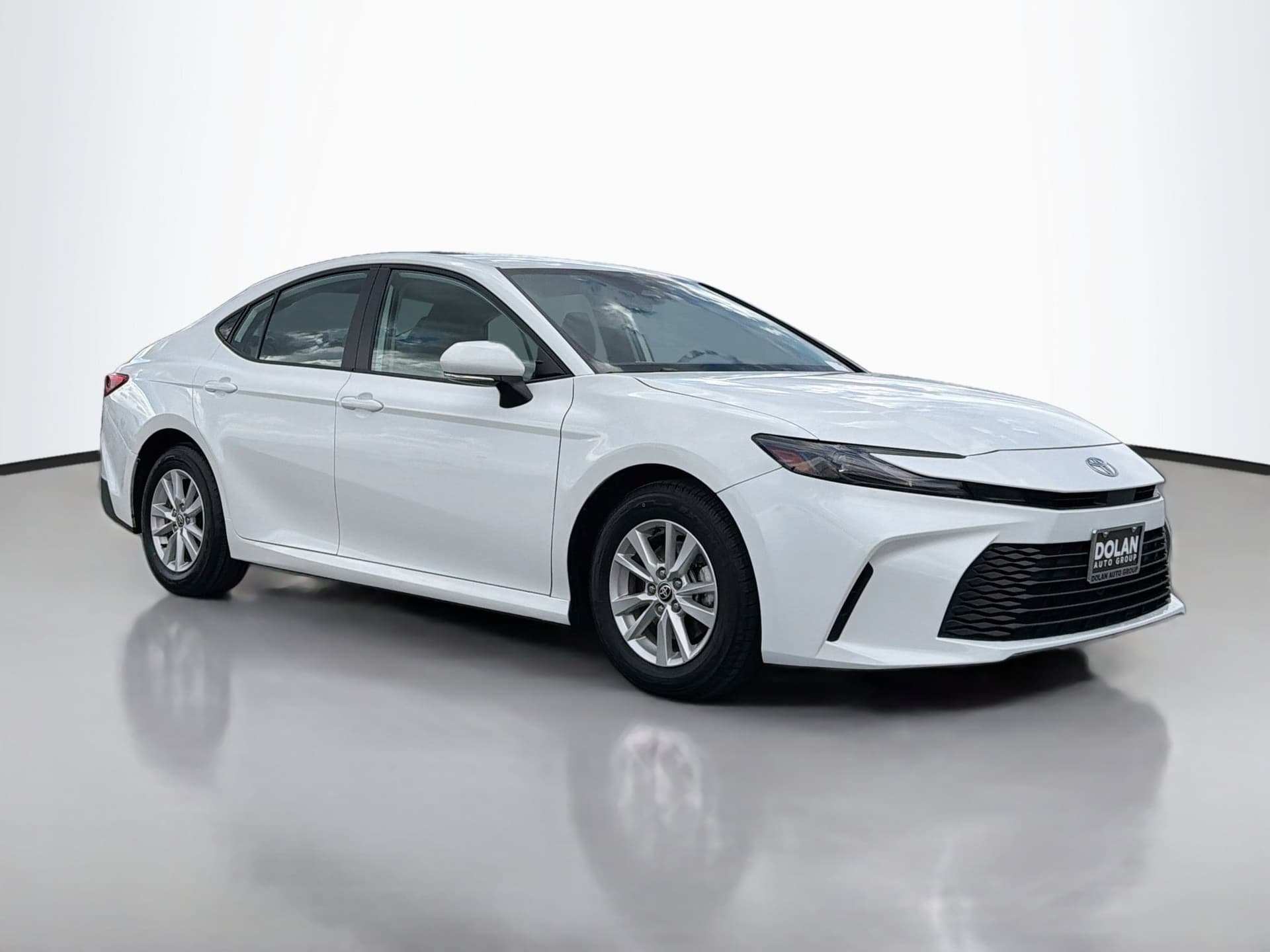 2025 Toyota Camry LE — photo 1 of 35