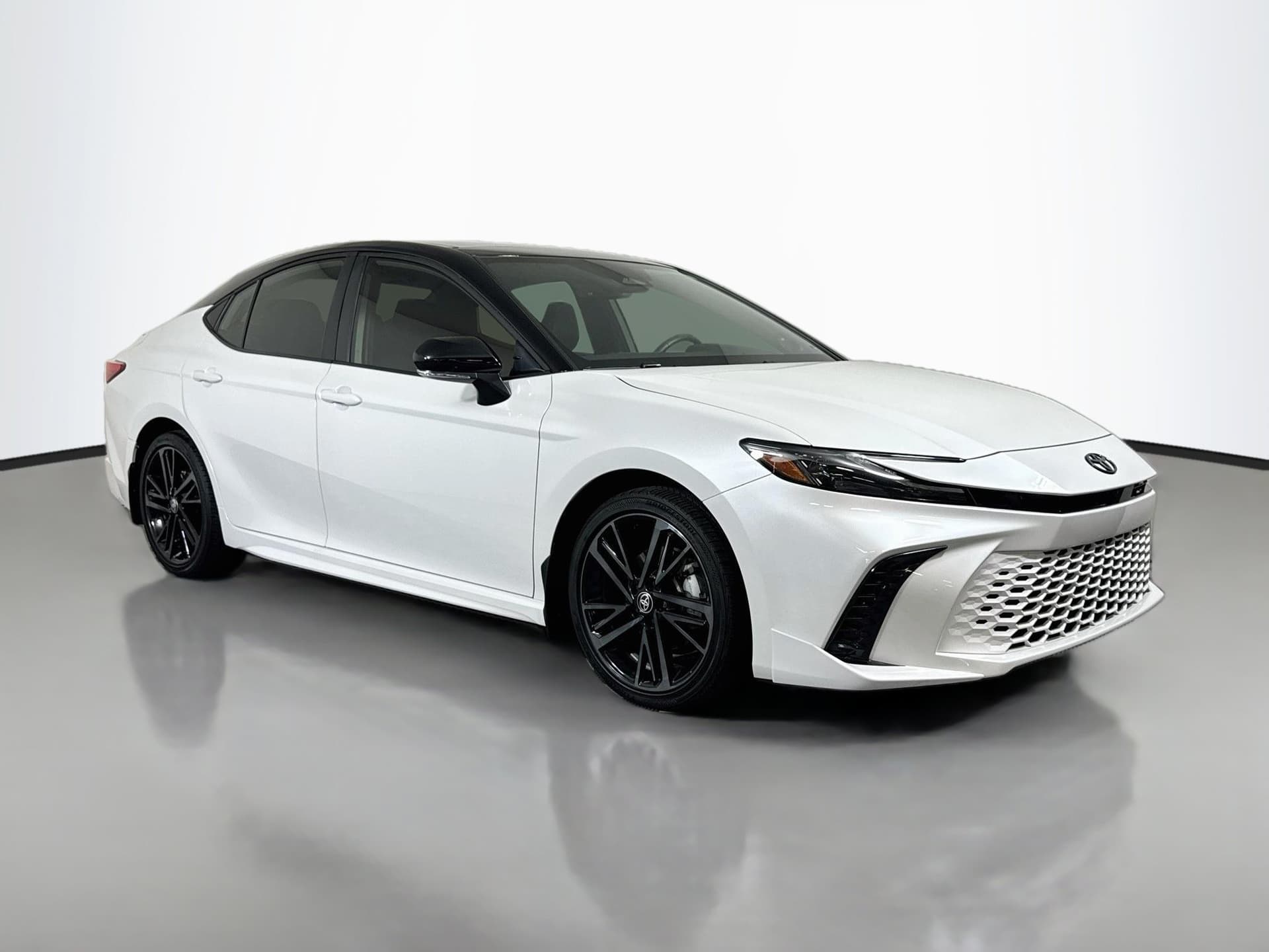 2025 Toyota Camry XSE — photo 1 of 62