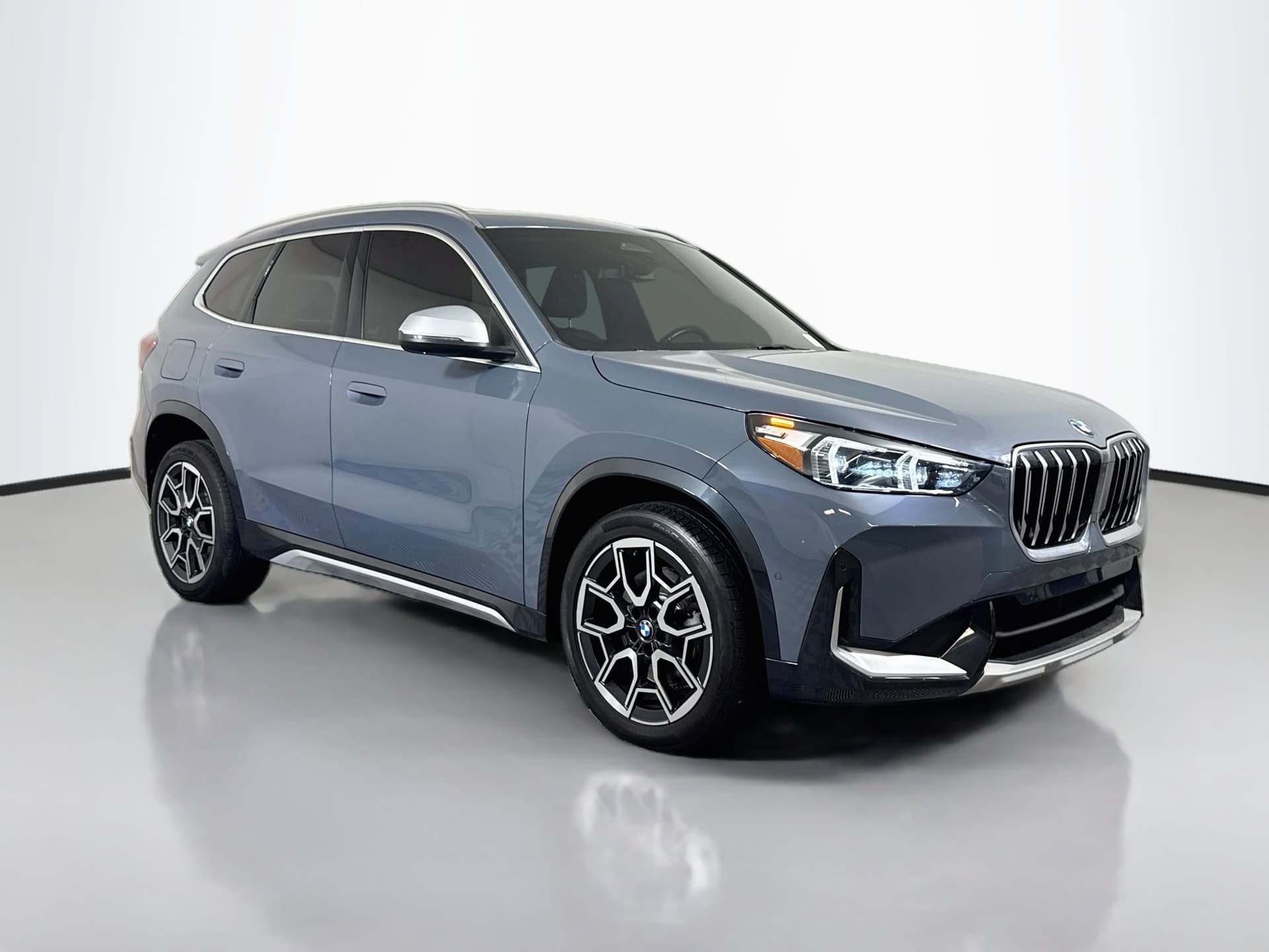 2023 BMW X1 xDrive28i — photo 1 of 38