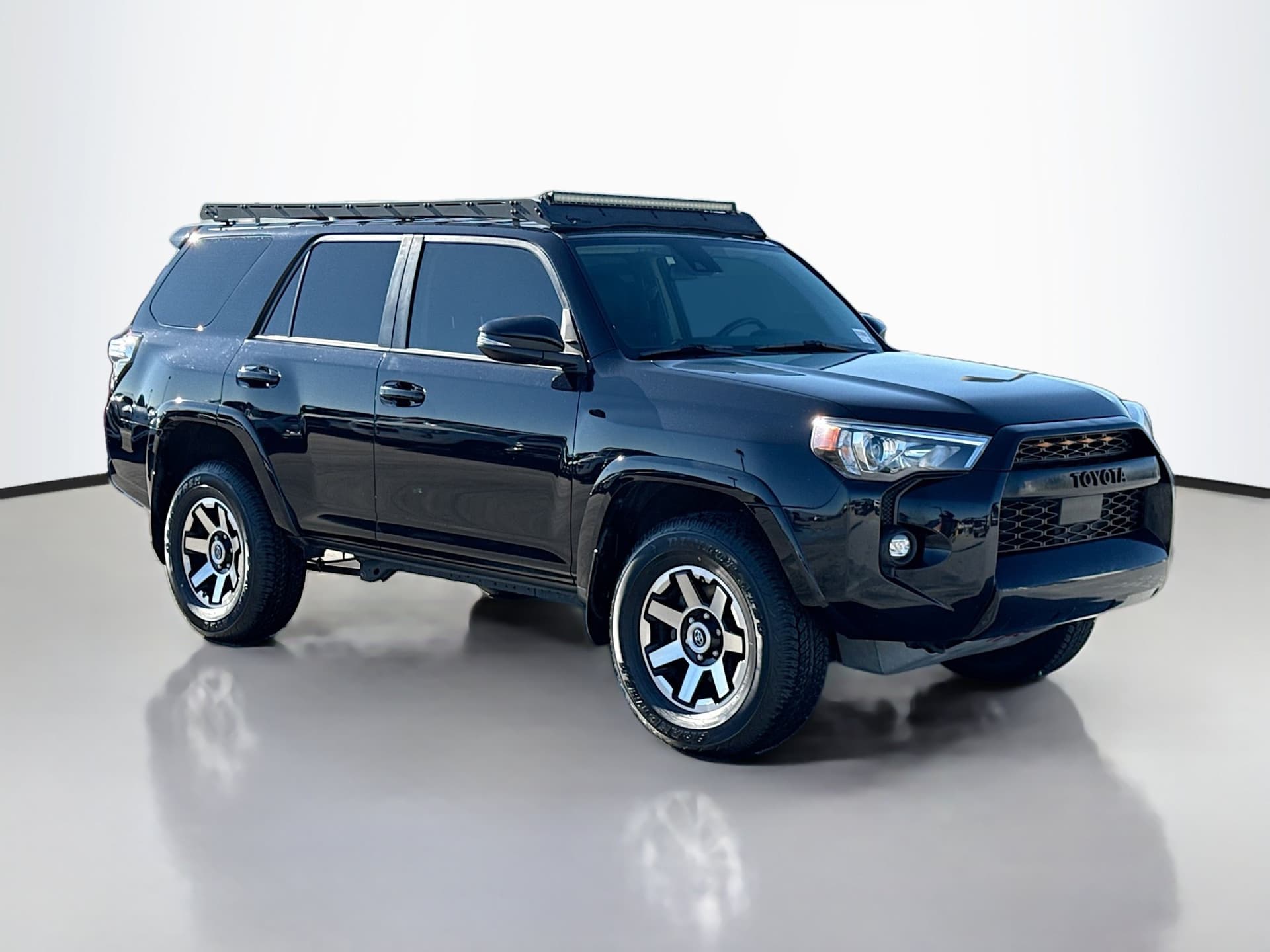 2022 Toyota 4Runner SR5 Premium — photo 1 of 36