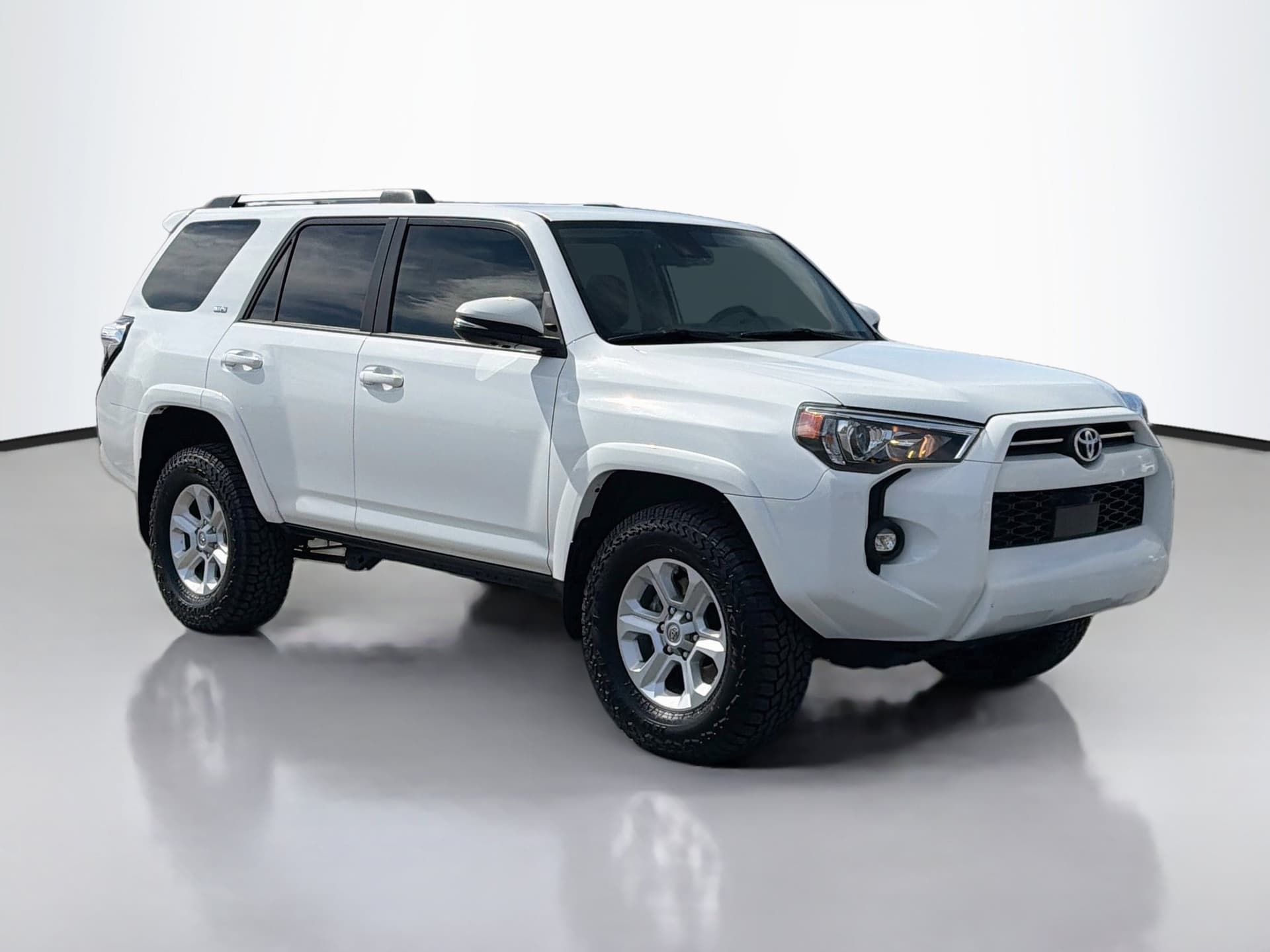 2023 Toyota 4Runner SR5 Premium — photo 1 of 36