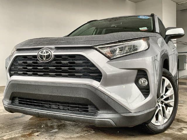 2019 Toyota RAV4 XLE Premium — photo 1 of 47