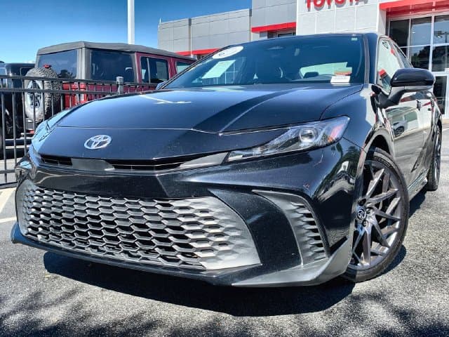 2025 Toyota Camry SE — photo 1 of 47