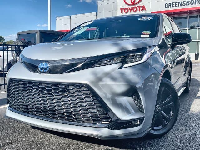 2025 Toyota Sienna XSE — photo 1 of 47