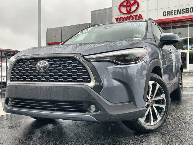 2022 Toyota Corolla Cross XLE — photo 1 of 47
