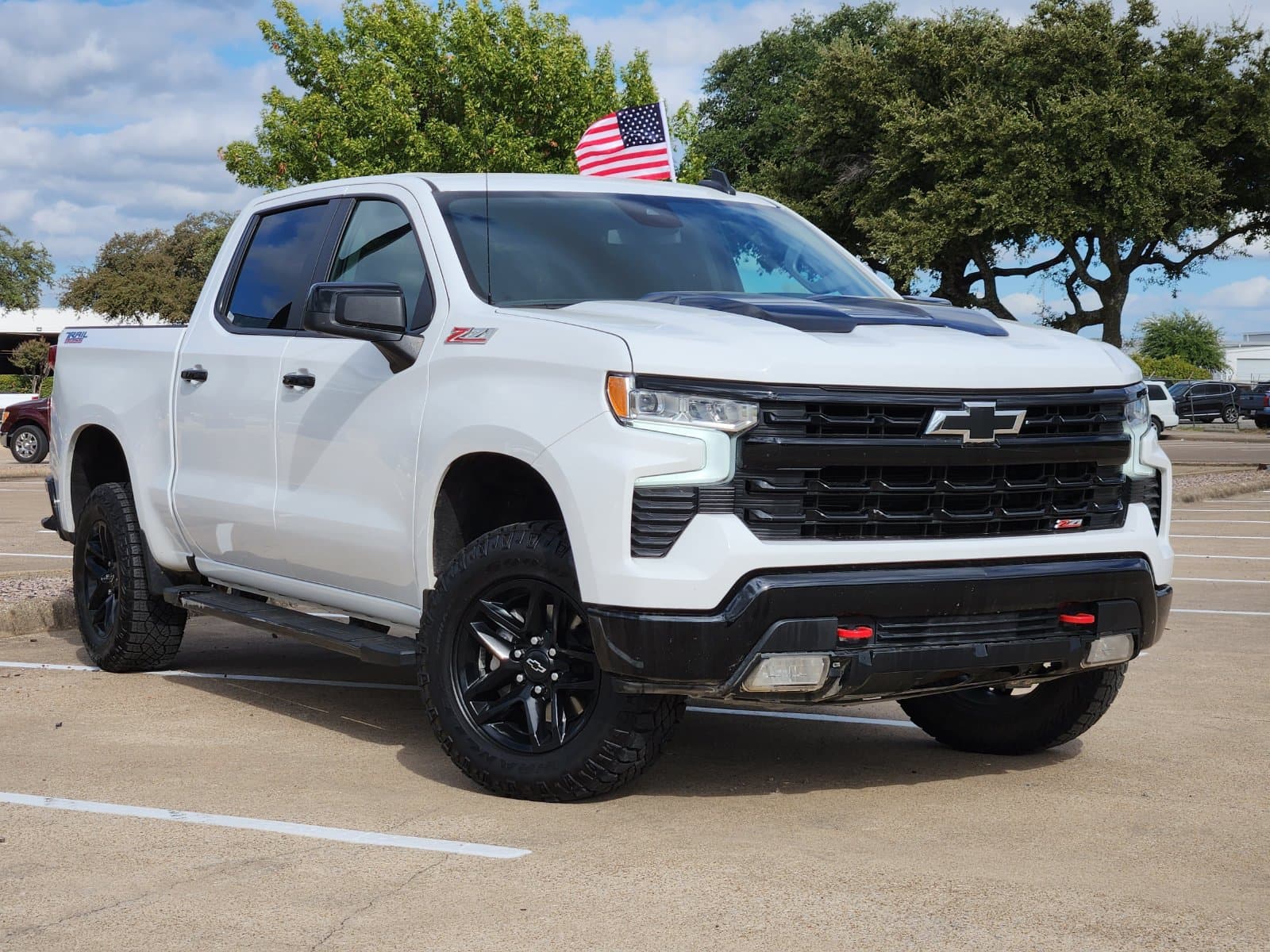 2025 Chevrolet Silverado 1500 LT Trail Boss — photo 1 of 43
