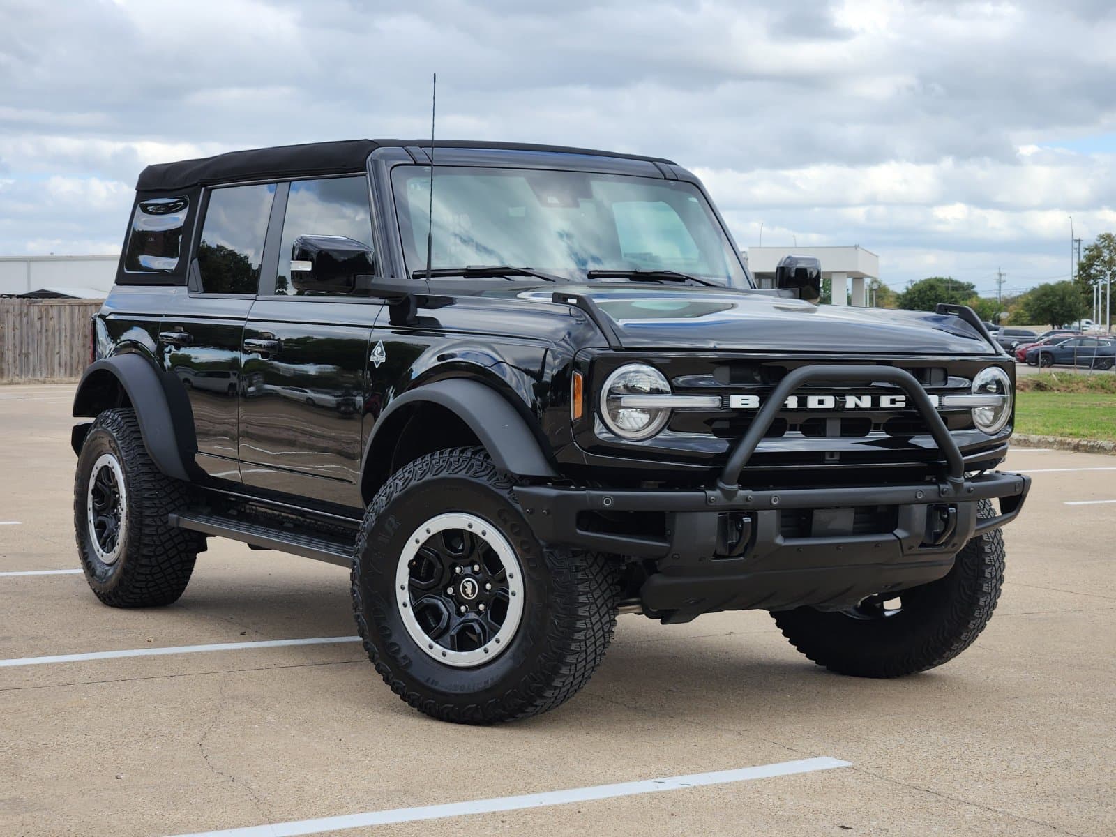 2023 Ford Bronco Outer Banks — photo 1 of 41