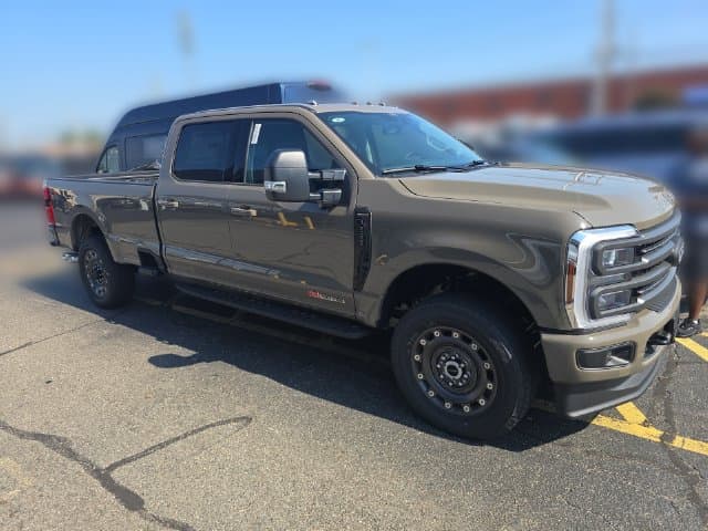 2027 Ford Super Duty F-250 SRW XLT — photo 1 of 2