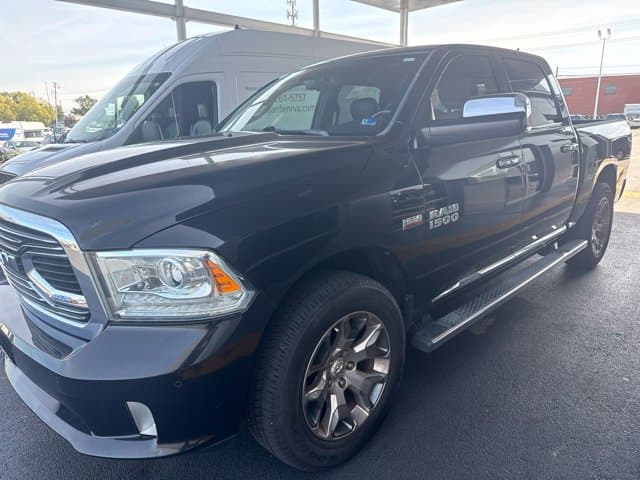 2017 RAM 1500 Base — photo 1 of 8