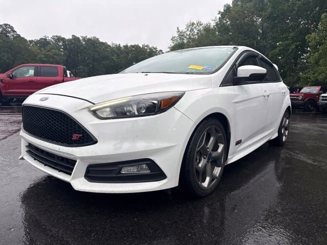 2018 Ford Focus ST — photo 1 of 11