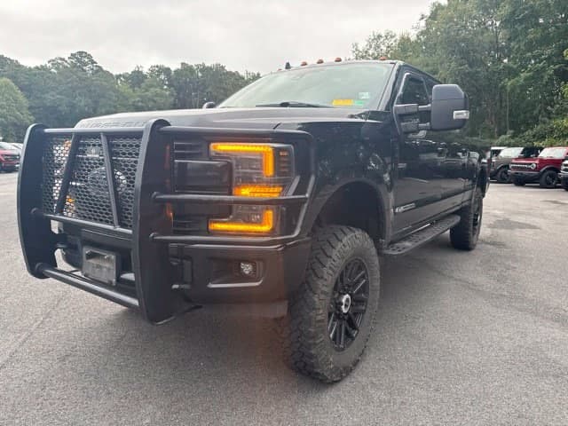 2019 Ford Super Duty F-250 SRW LARIAT — photo 1 of 10