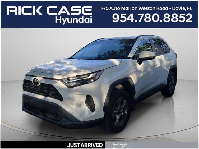 2020 Toyota RAV4 Hybrid Limited — photo 1 of 11