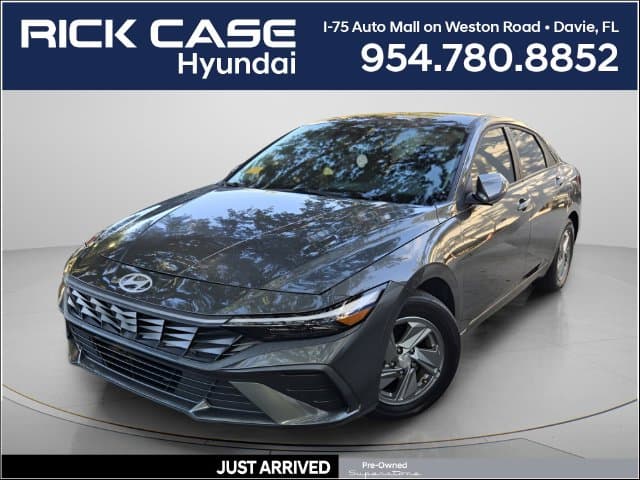 2025 Hyundai Elantra SE — photo 1 of 11