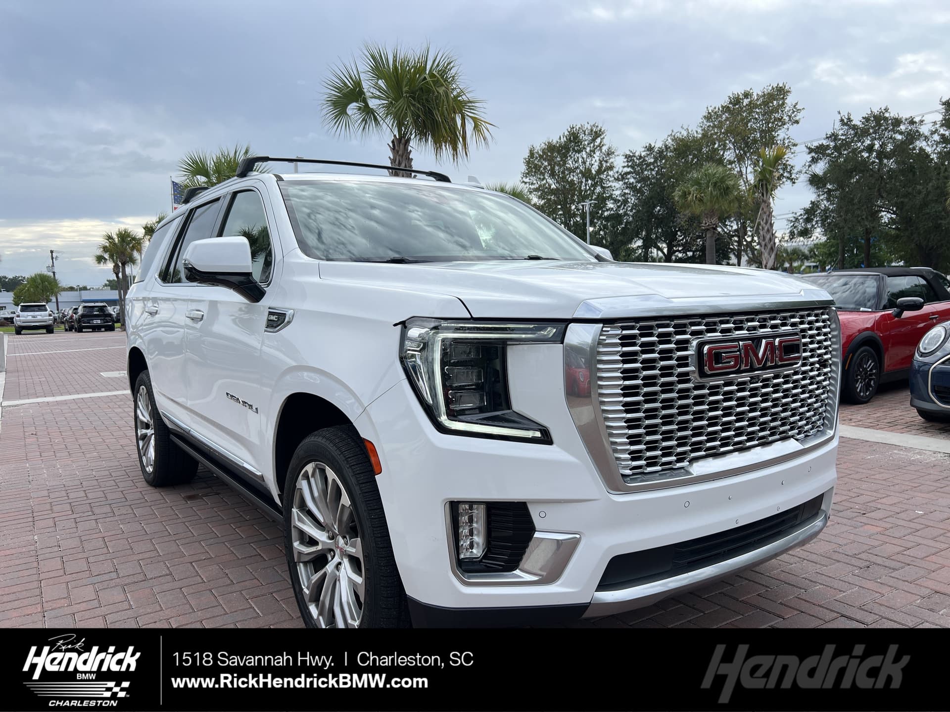 2021 GMC Yukon Denali — photo 1 of 40