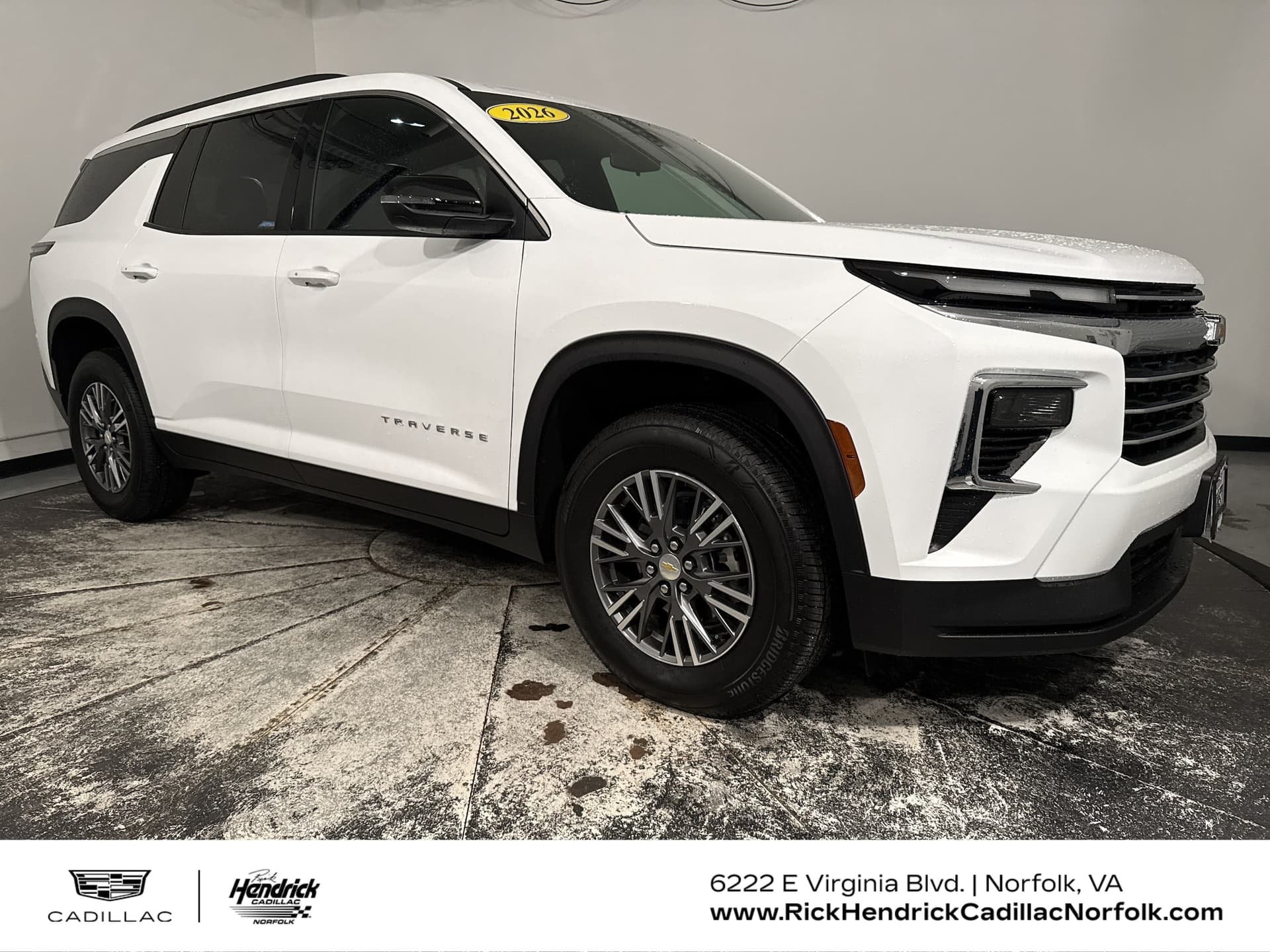 2026 Chevrolet Traverse FWD LT — photo 1 of 37