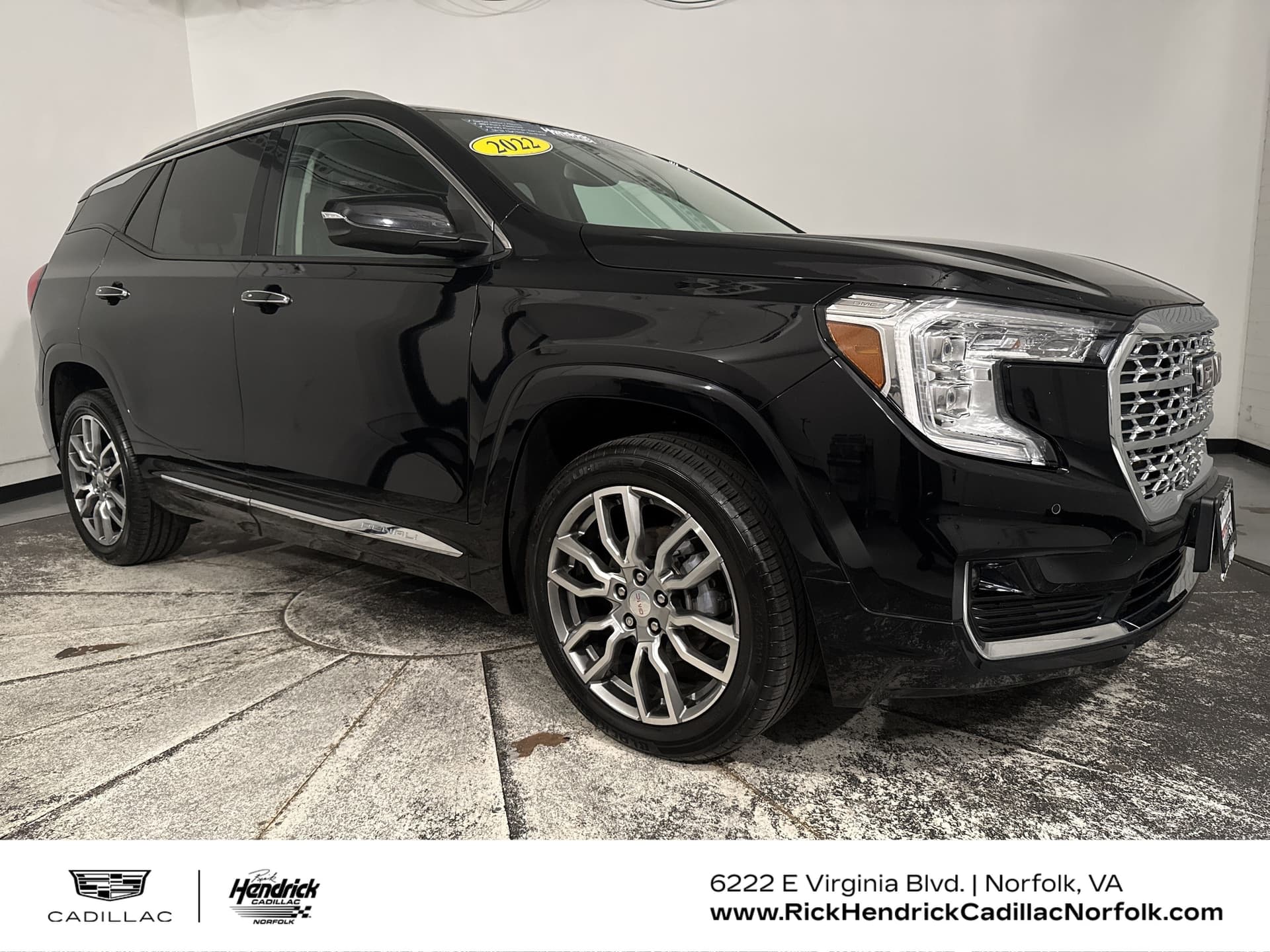 2022 GMC Terrain Denali — photo 1 of 37