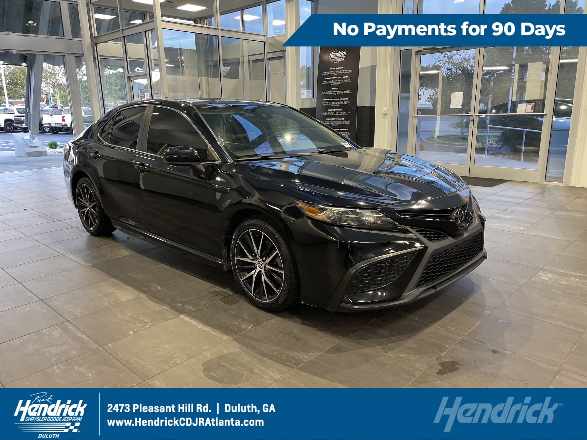 2021 Toyota Camry SE — photo 1 of 38