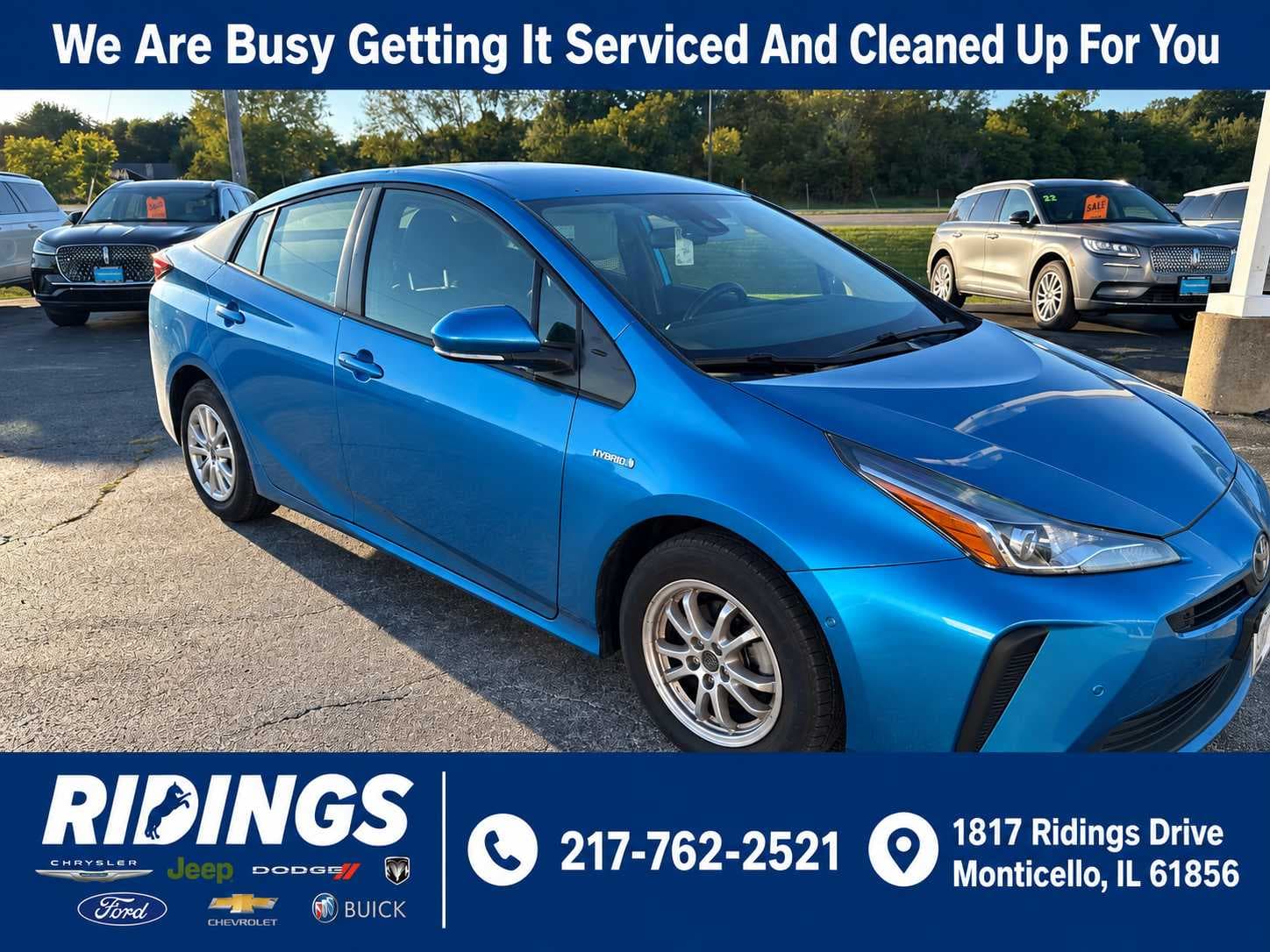 2019 Toyota Prius LE — photo 1 of 11