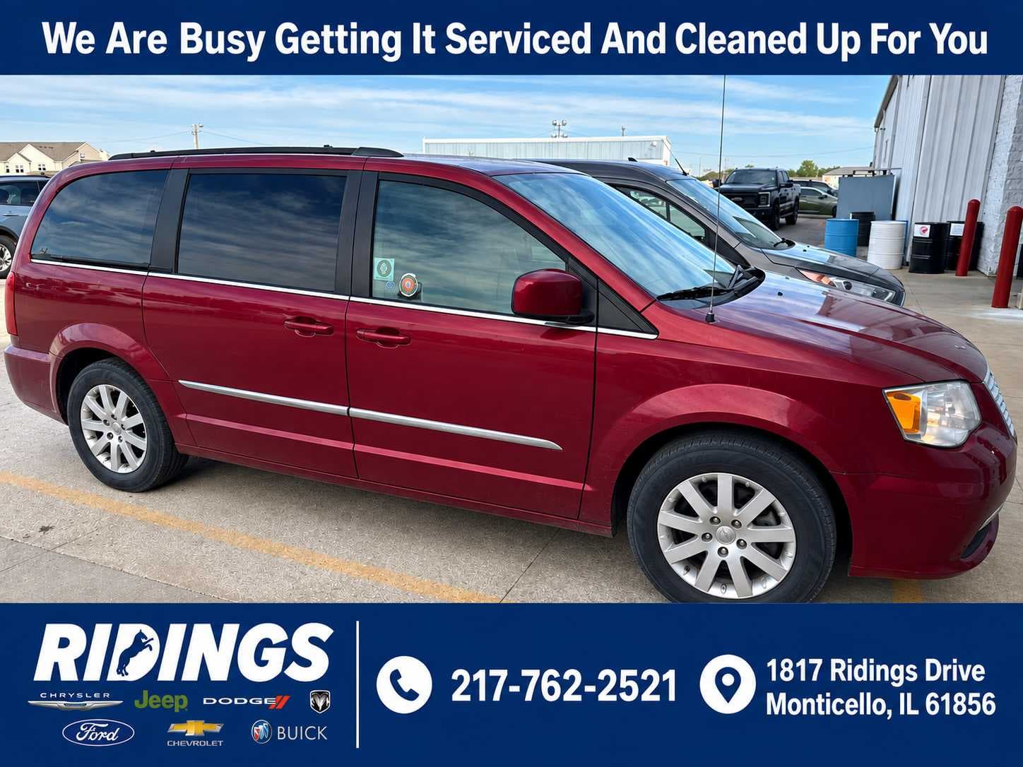 2015 Chrysler Town & Country Touring — photo 1 of 9