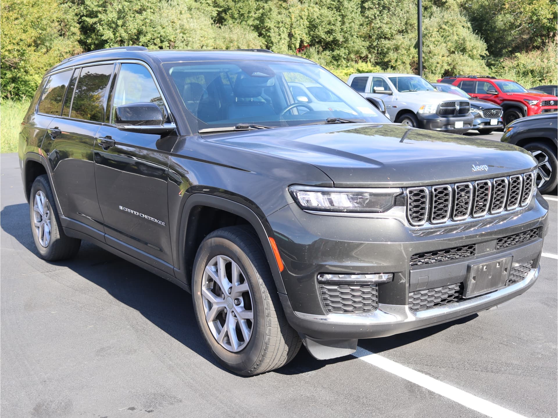 2022 Jeep Grand Cherokee L Limited — photo 1 of 19
