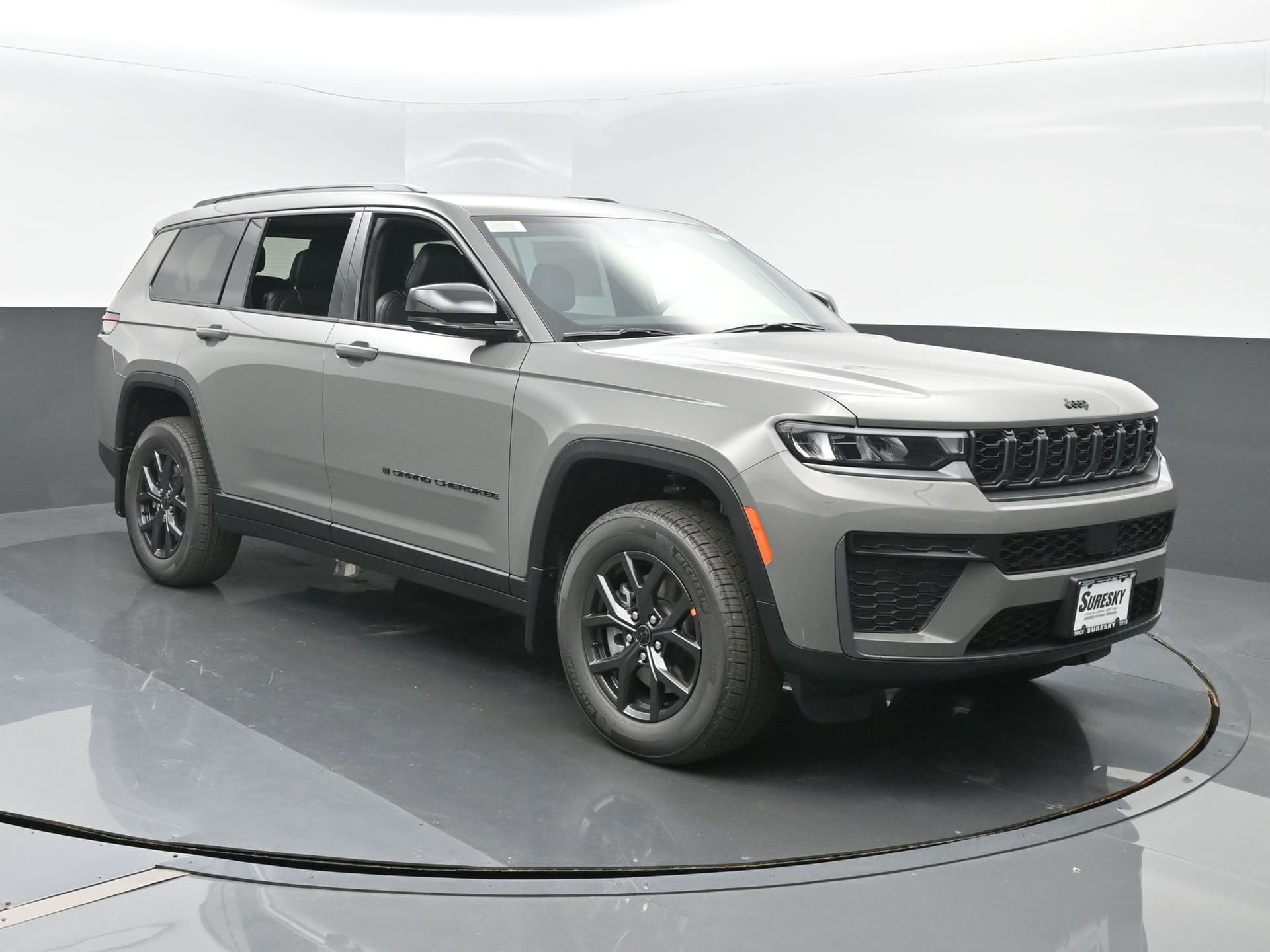 2027 Jeep Grand Cherokee L Laredo Altitude — photo 1 of 48