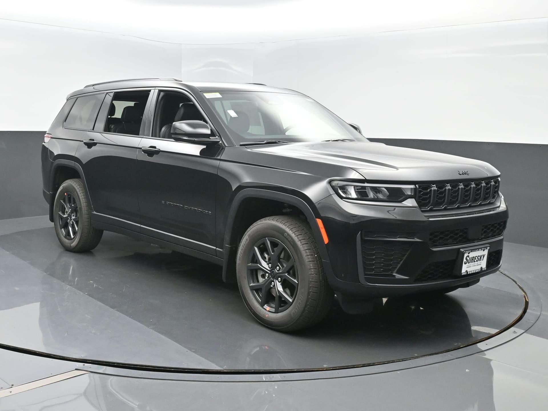 2027 Jeep Grand Cherokee L Laredo Altitude — photo 1 of 48