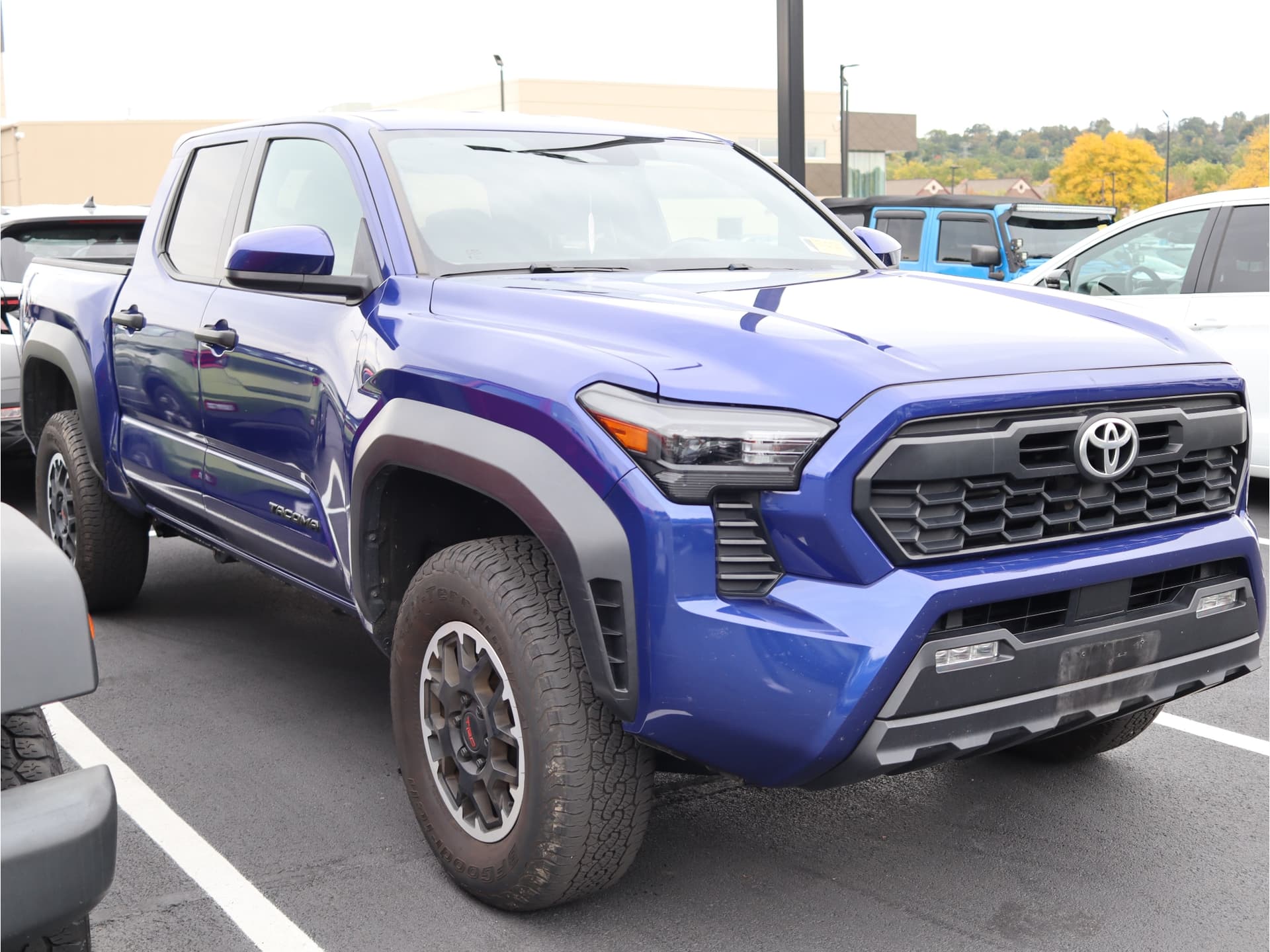 2024 Toyota Tacoma 4WD TRD Off Road — photo 1 of 17
