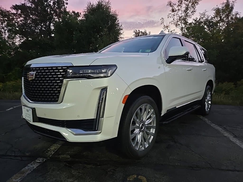 2024 Cadillac Escalade Base — photo 1 of 8