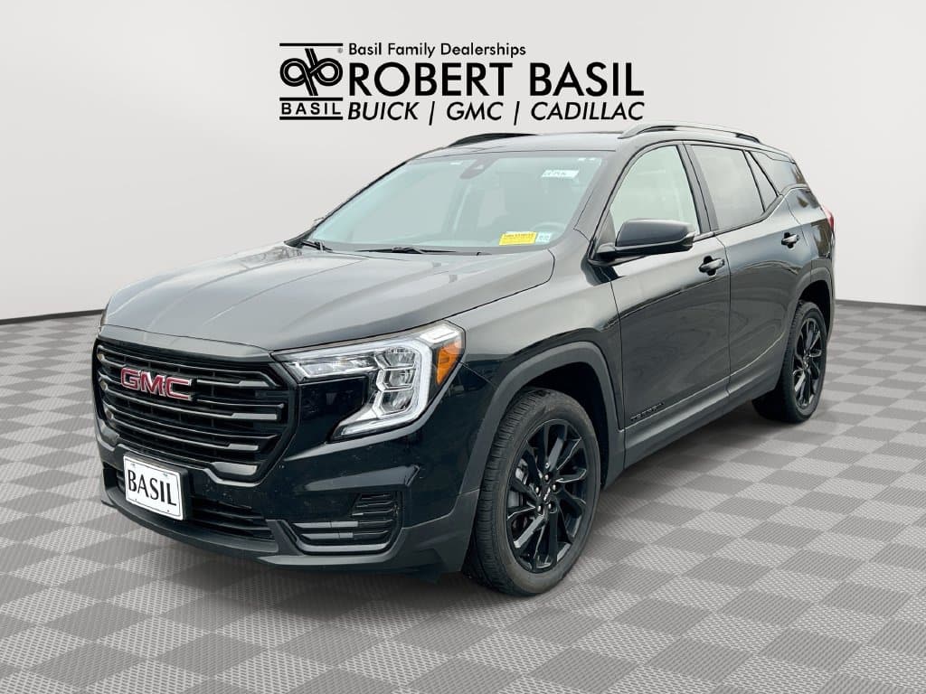 2024 GMC Terrain SLE — photo 1 of 9