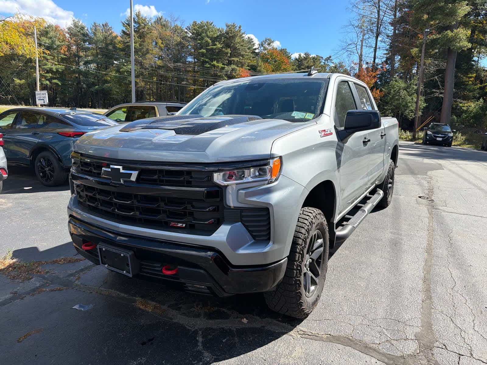 2024 Chevrolet Silverado 1500 LT Trail Boss — photo 1 of 16