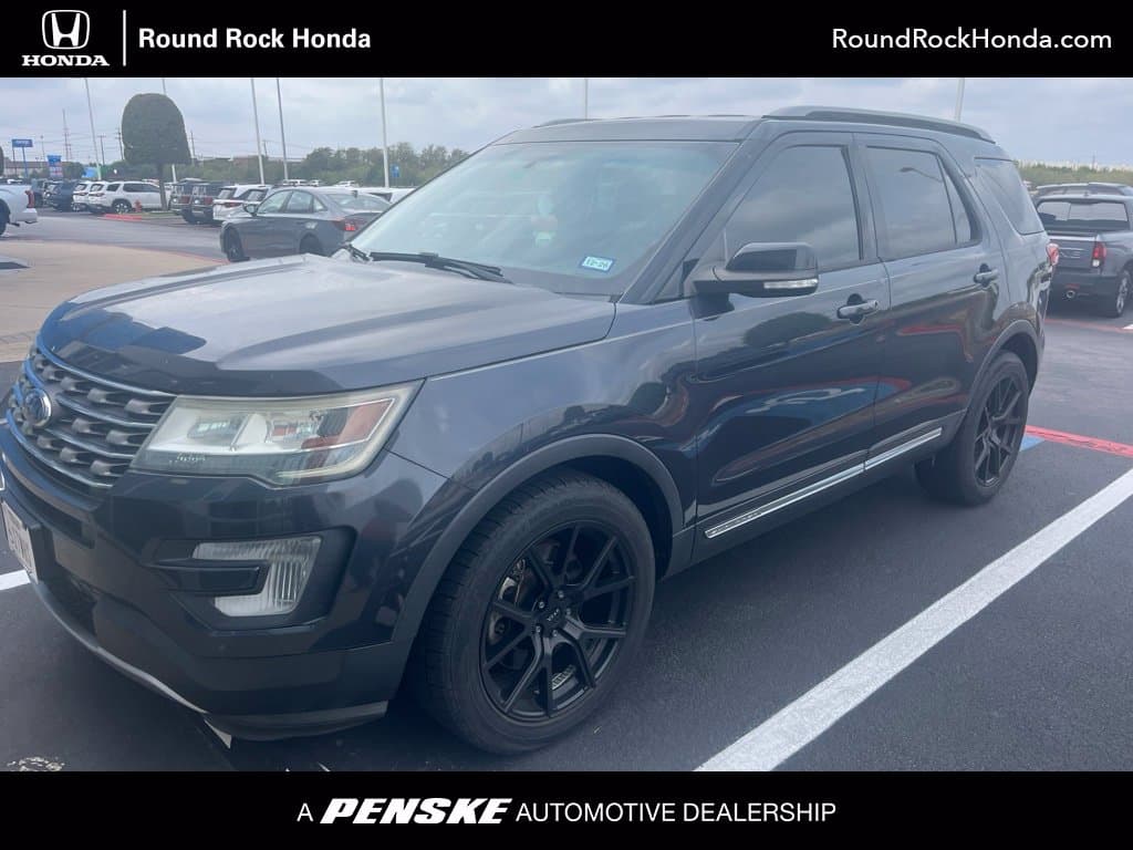 2017 Ford Explorer XLT — photo 1 of 5