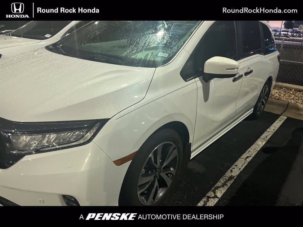 2024 Honda Odyssey Touring — photo 1 of 3