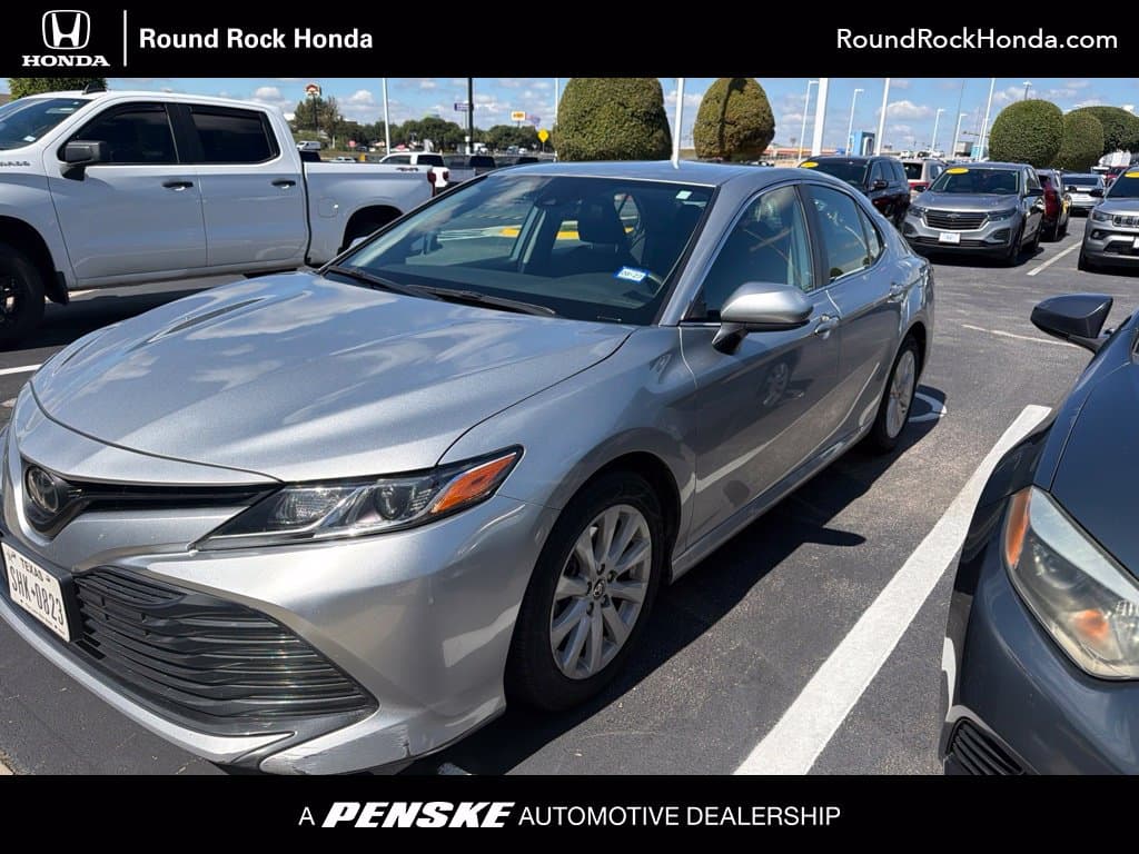 2020 Toyota Camry LE — photo 1 of 10