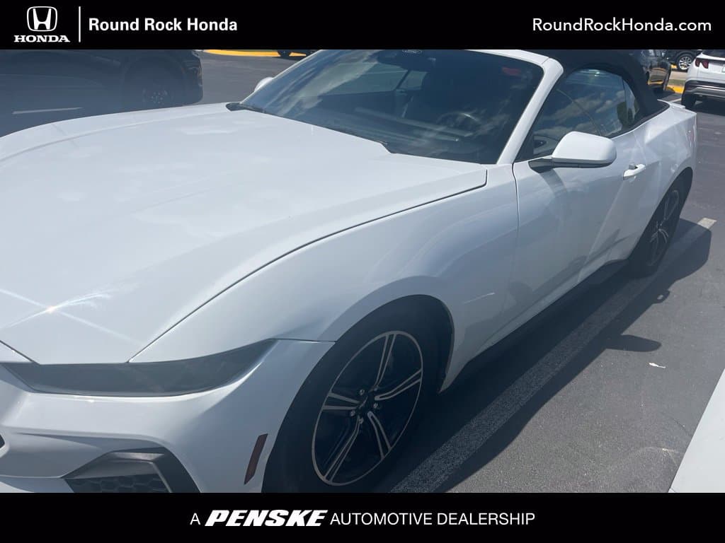 2025 Ford Mustang Base — photo 1 of 4