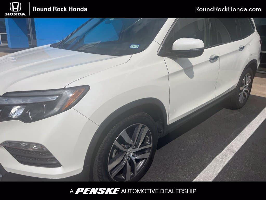 2018 Honda Pilot Touring — photo 1 of 11