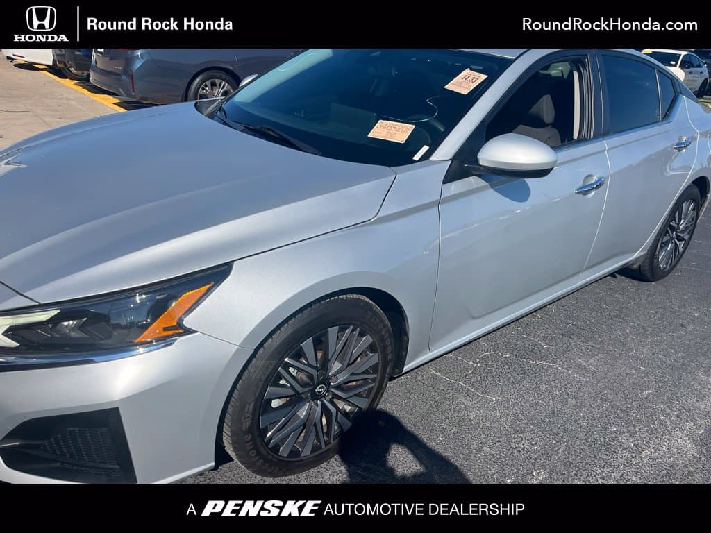 2023 Nissan Altima 2.5 SV — photo 1 of 3
