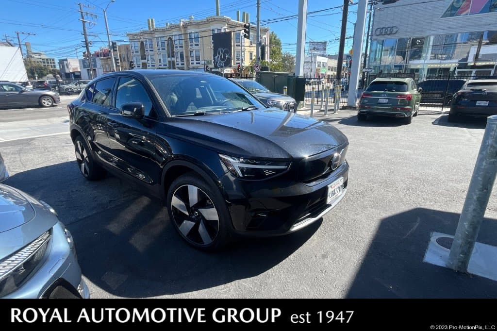 2023 Volvo C40 Recharge Pure Electric Ultimate — photo 1 of 9