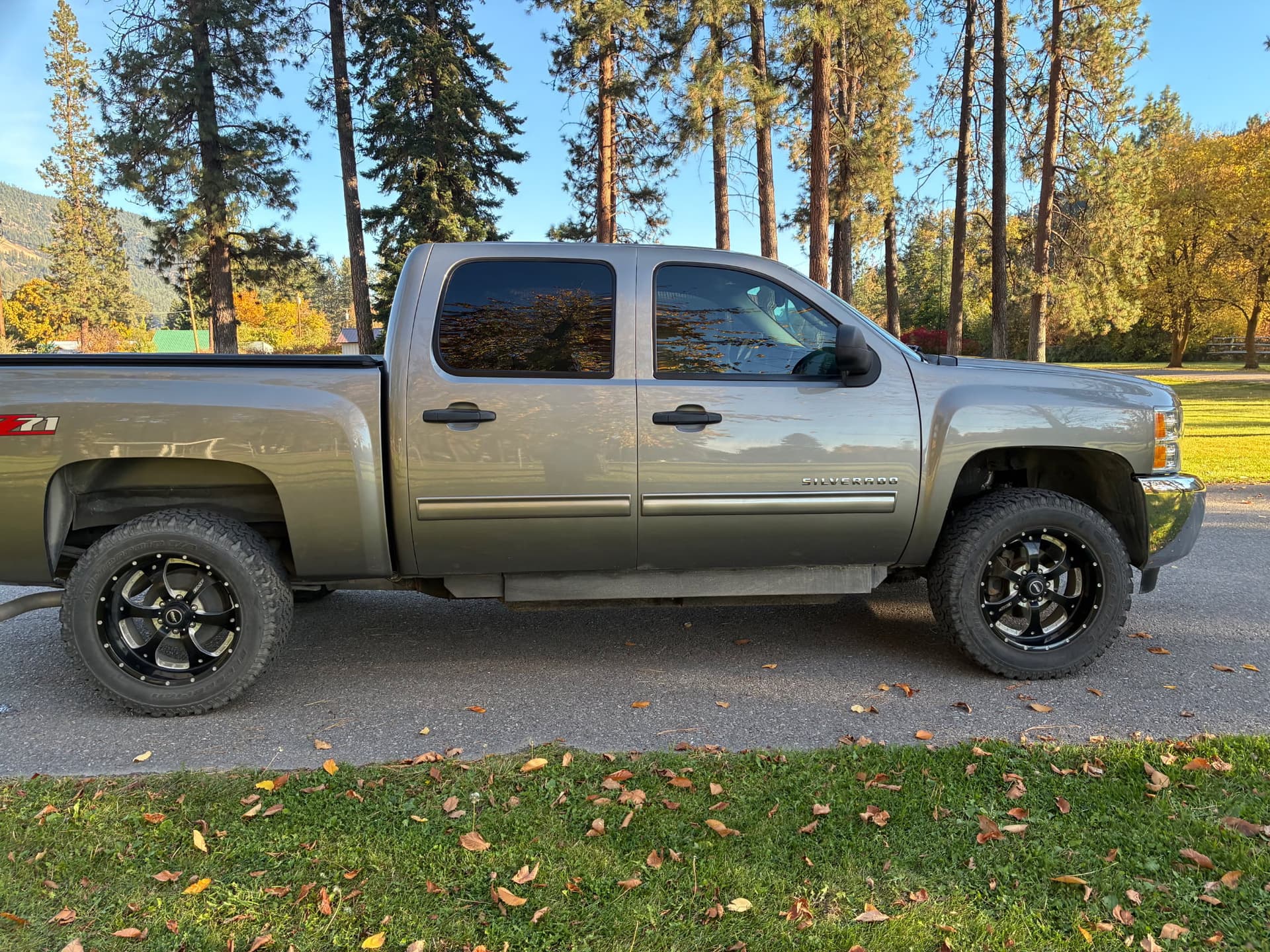 2013 Chevrolet Silverado 1500 LT — photo 1 of 13