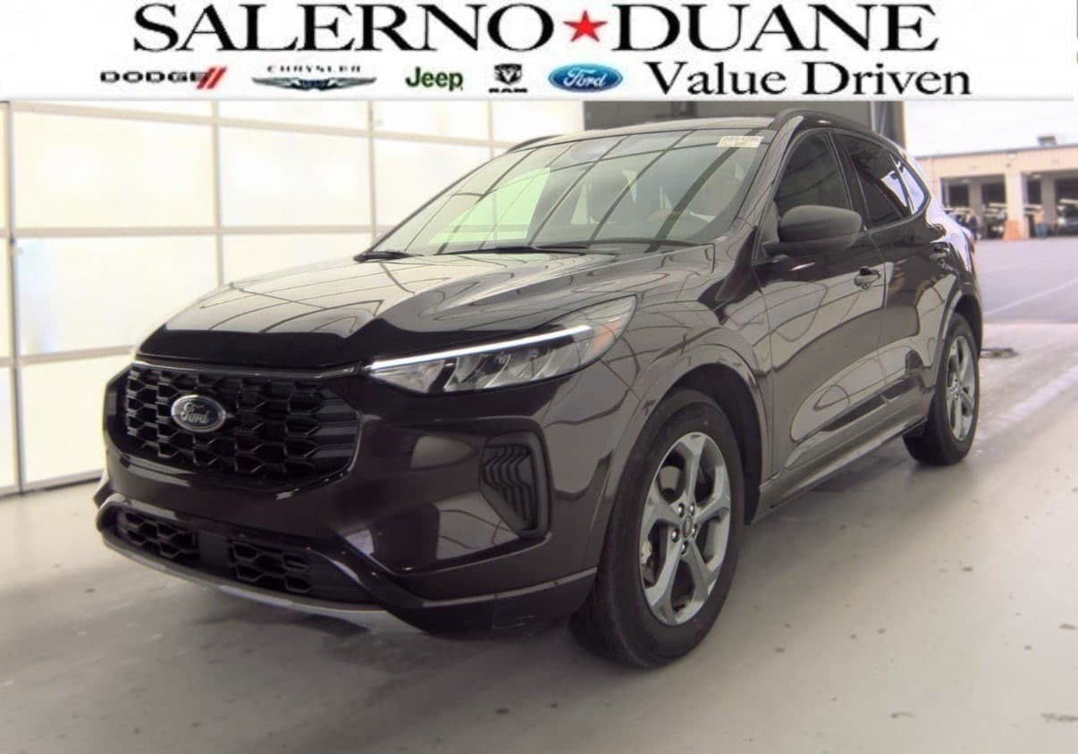2023 Ford Escape ST-Line — photo 1 of 13