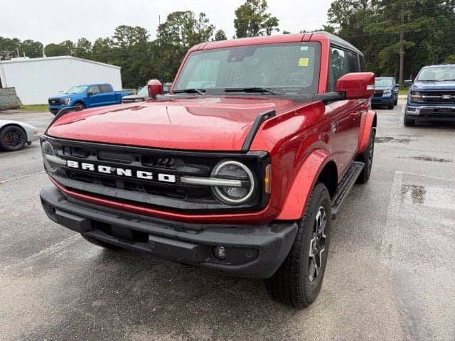 2024 Ford Bronco Outer Banks — photo 1 of 7
