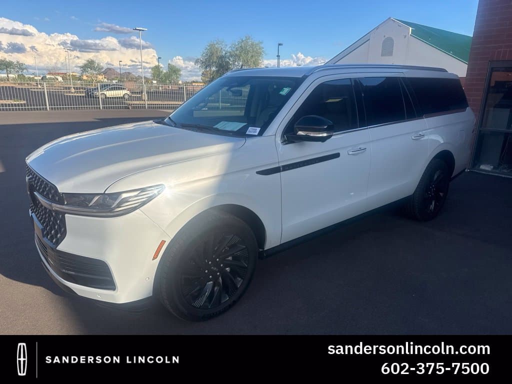 2025 Lincoln Navigator L Black Label — photo 1 of 2