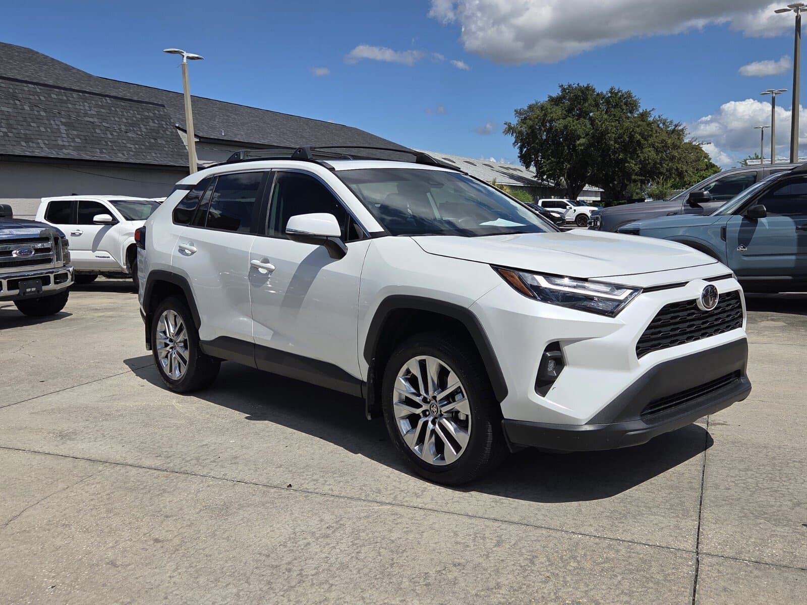 2025 Toyota RAV4 XLE Premium — photo 1 of 26