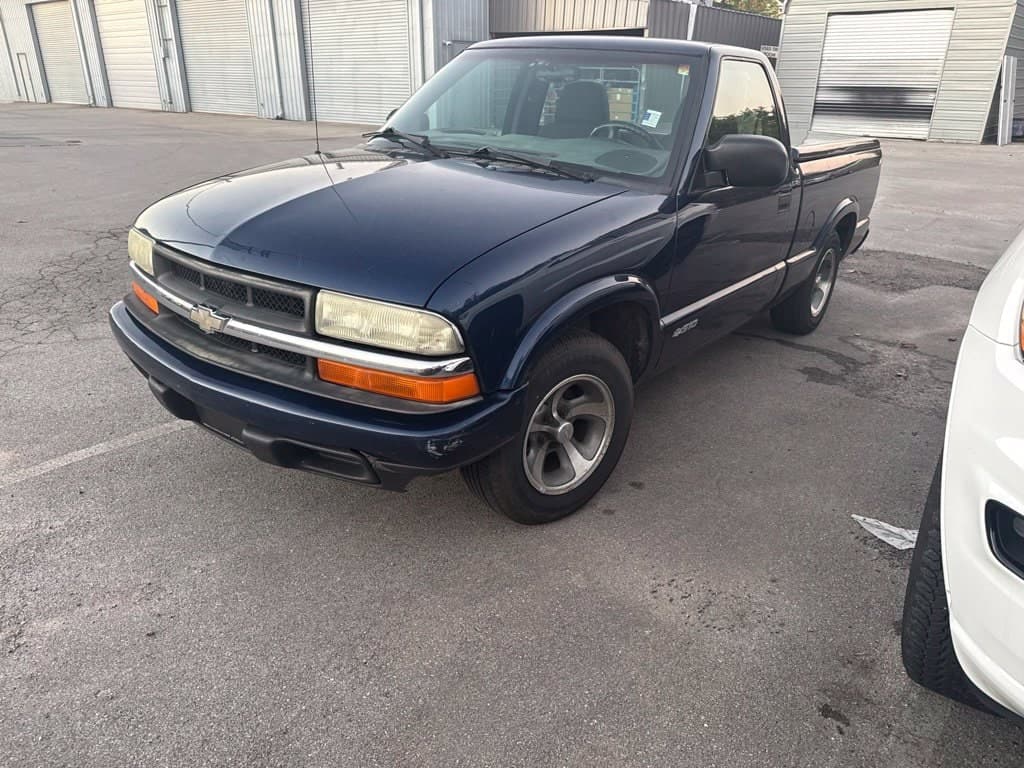 2003 Chevrolet S-10 LS — photo 1 of 22