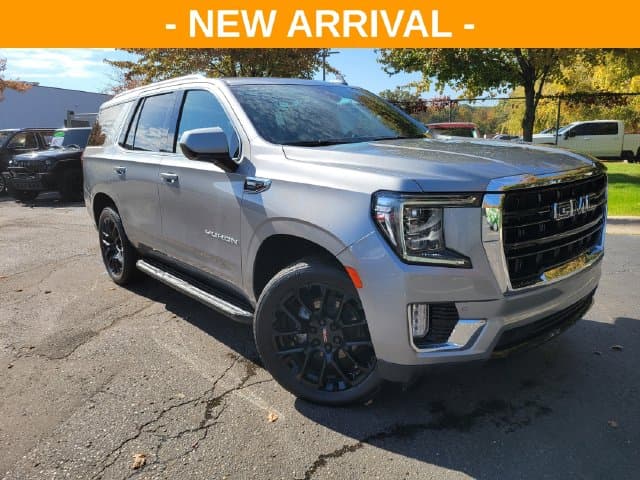 2023 GMC Yukon SLE — photo 1 of 10